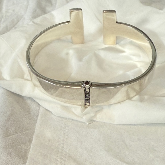 Sterling silver hinged T bangle stamped 925 - Picture 7 of 11